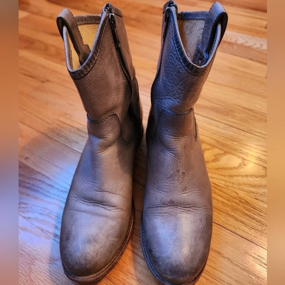 Frye melissa button